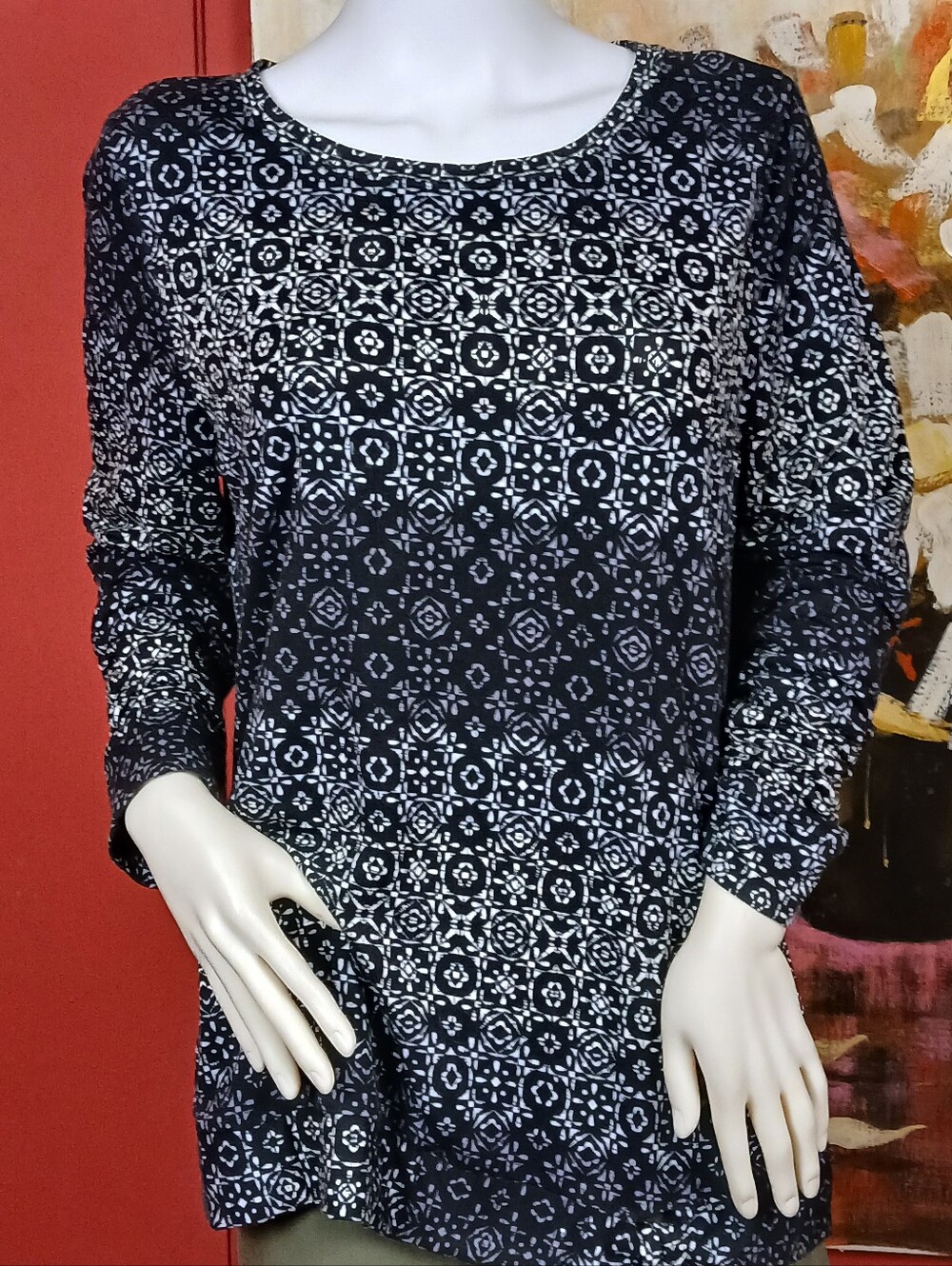 Black & White Patterned Long Sleeve Top.